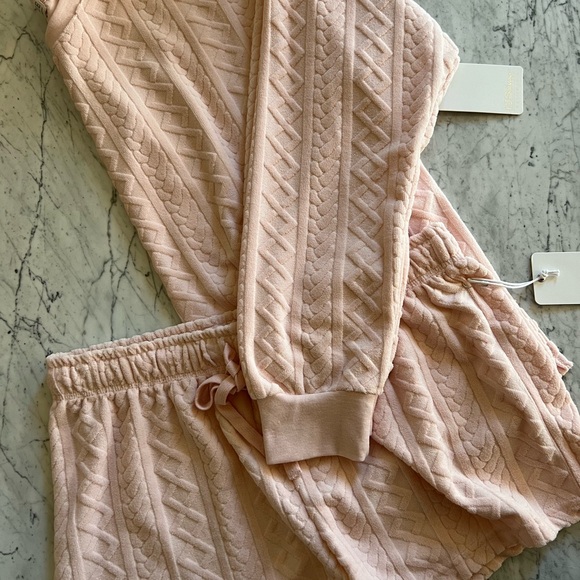 Pj salvage pink cable set crew neck and shorts velour soft holiday lounge - Picture 4 of 11